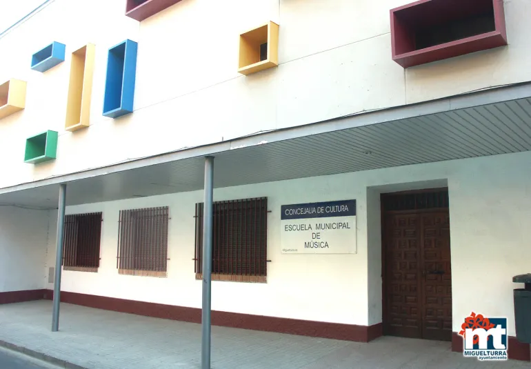 curso imagen fachada de la Escuela de Música y Danza de Miguelturra
