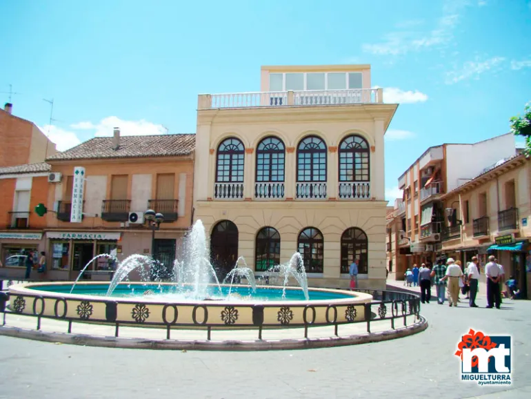 imagen de archivo de la fachada del edificio de Bienestar Social de Miguelturra