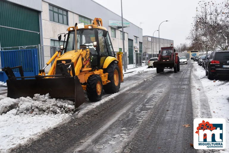 imagen del operativo para retirar la nieve, 8 enero 2021, Miguelturra