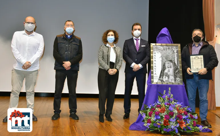 imagen de autoridades durante la presentación de la Semana Santa 2021 de Miguelturra
