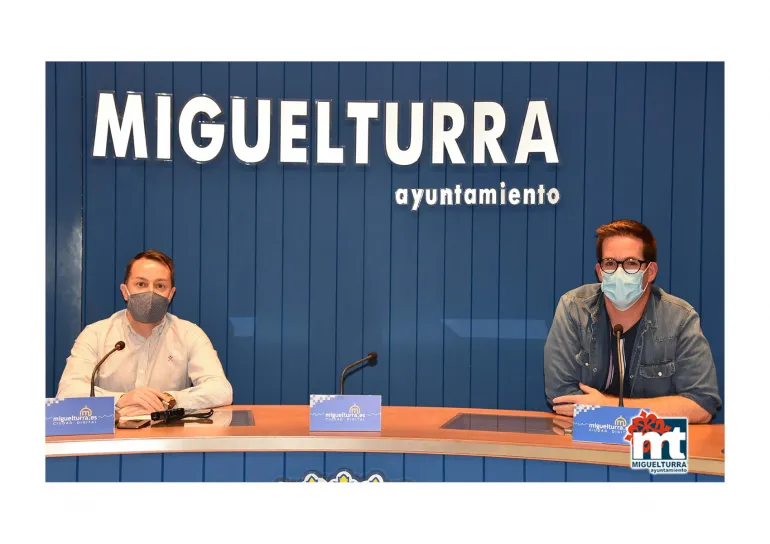 imagen de Diego Rodríguez, izquierda, y Raúl Domínguez, a la derecha, durante la rueda de prensa