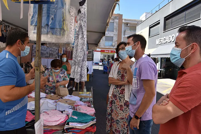 imagen de la visita al mercadillo, Miguelturra julio 2020