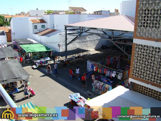 imagen del Mercadillo de Miguelturra en verano