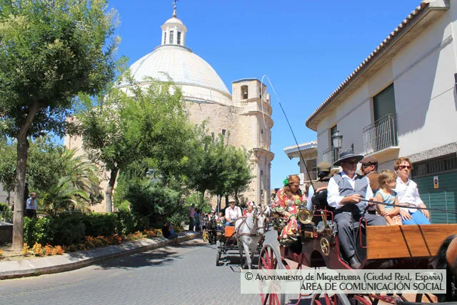 imagen de pasacalles de caballos del año 2012