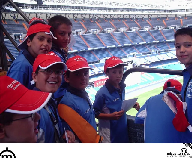 los jóvenes del campus de fútbol en Madrid