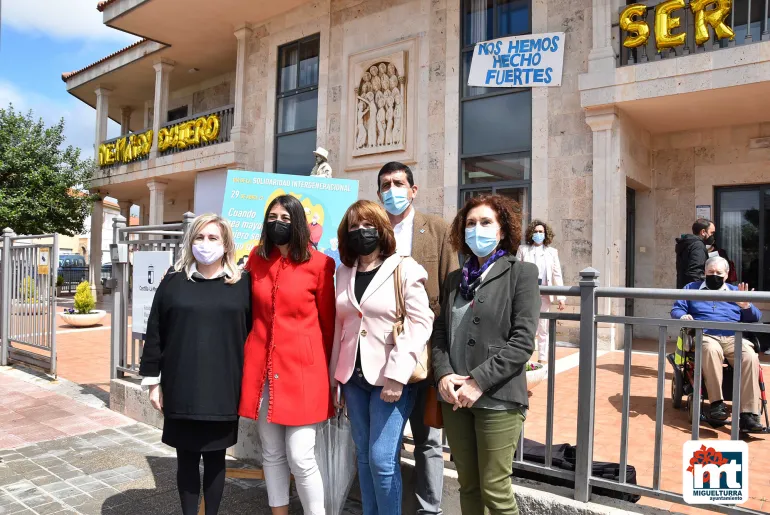 imagen de autoridades en el acto intergeneracional, abril de 2021