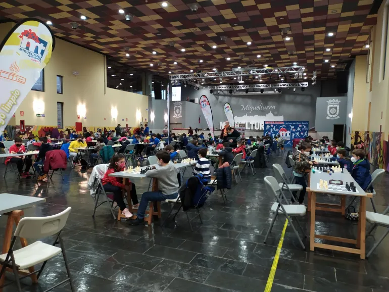 imagen de la disputa del Campeonato de Ajedrez, 25 abril 2021, imagen del Club de Ajedre Miguelturra