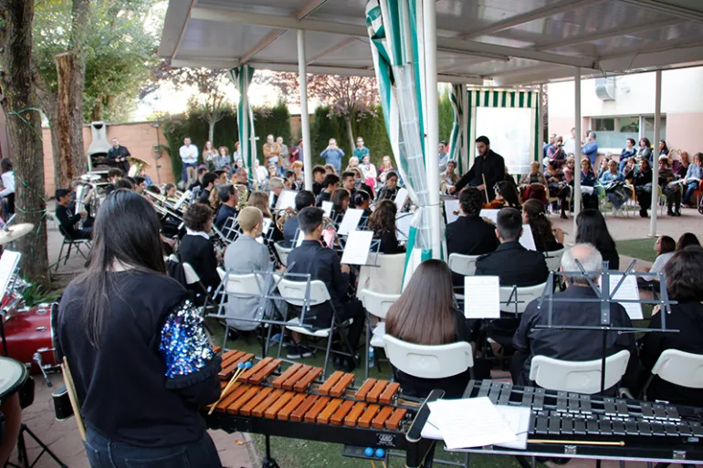 imagen concierto en el Centro de Alzheimer Alois de Ciudad Real, octubre 2019, fuente imagen Ángel Ocaña