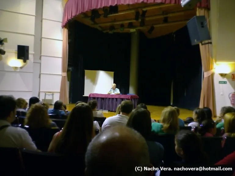imagen de Ángel Ocaña, director Escuela de Música, durante la sesión del lunes 14 septiembre. imagen Nacho Vera.