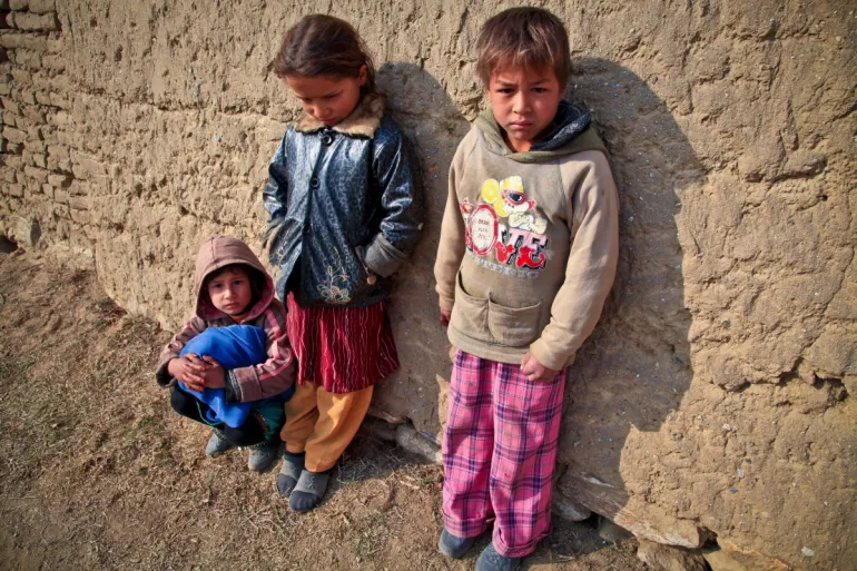 evento imagen de niños tristes en una calle