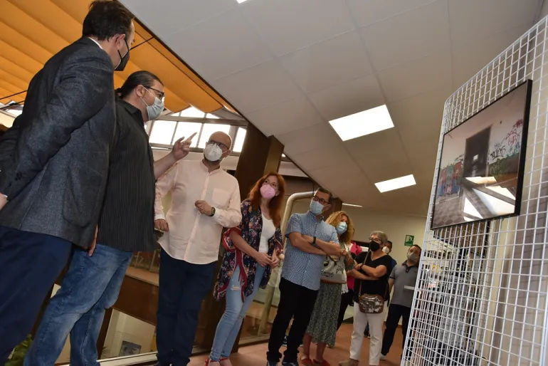 imagen de la inauguración exposición abandono y olvido 2, Miguelturra mayo de 2021