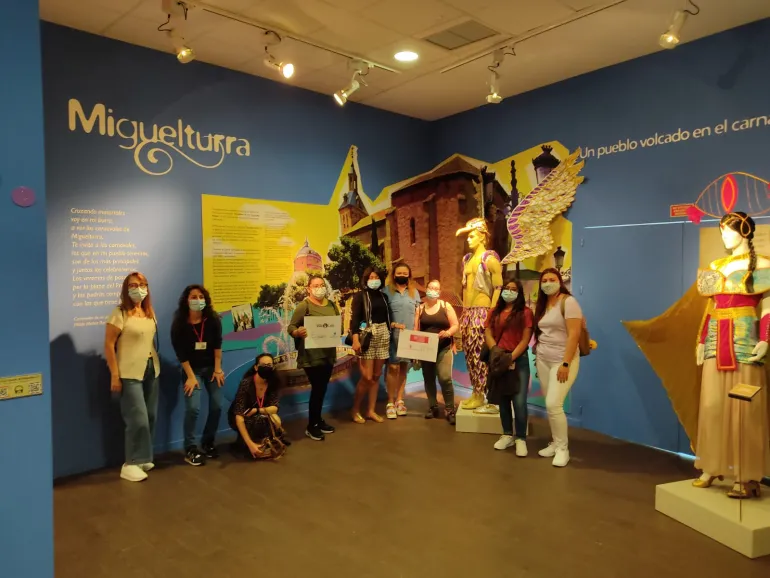 imagen de la visita en el Museo del Carnaval de Miguelturra, mayo de 2021
