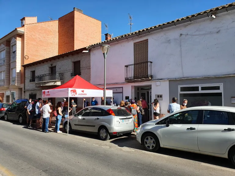 imagen frente a la sede de IU en calle Carnaval, julio 2021