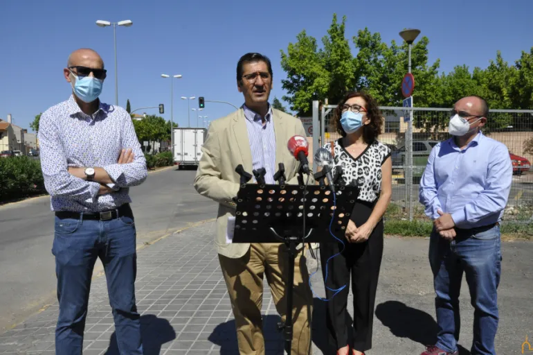 imagen rueda de prensa sobre información luminaria en Miguelturra, julio 2021