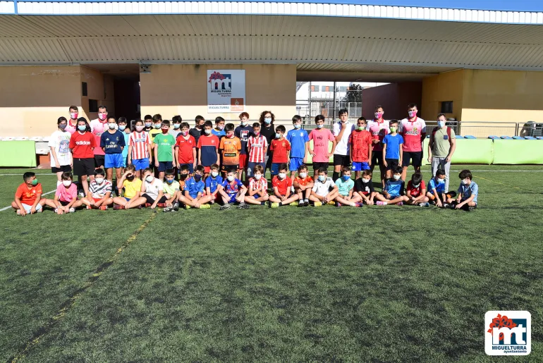 imagen en el clinic de fútbol, verano 2021 Miguelturra