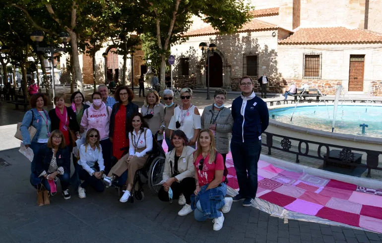 imagen de personas en la plaza de la Constitución, octubre de 2021