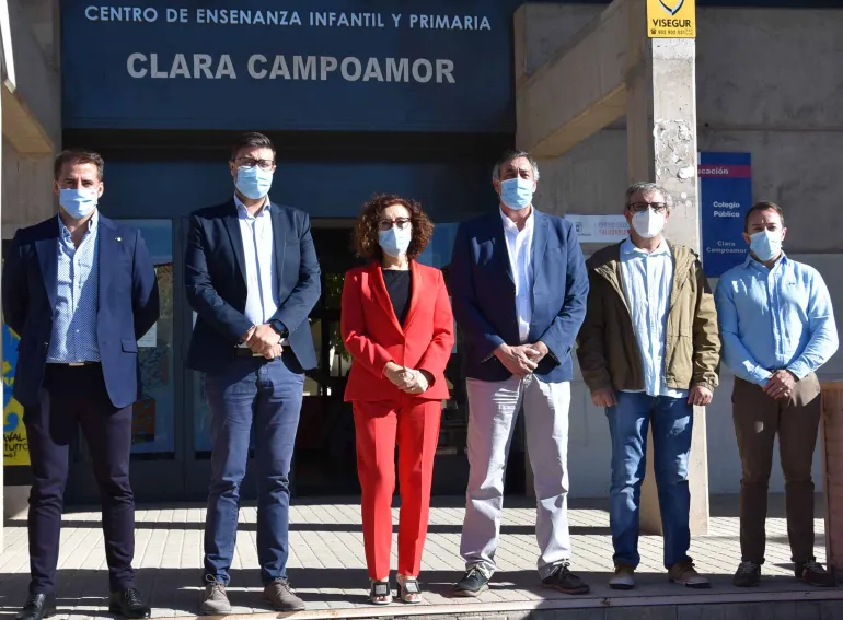 imagen frente al Clara Campoamor, 8 de octubre de 2021