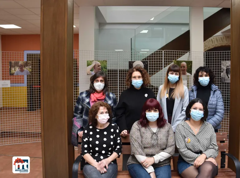 imagen inauguración exposición sobre alopecia femenina,  oviembre 2021