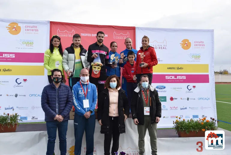 imagen de autoridades y ganadores Media Maratón Rural Villa Miguelturra 2021