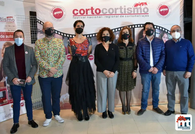 inauguración y autoridades en Corto Cortismo 2021 Miguelturra