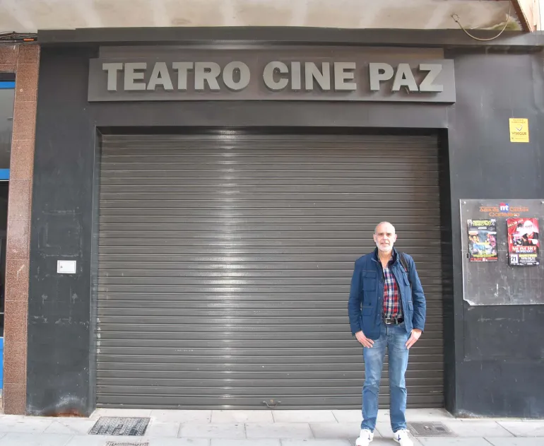 imagen del concejal Julián Díaz, teatro Cine Paz, Miguelturra 2022