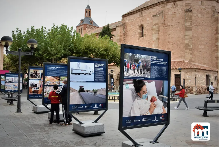 exposición octubre Plaza Constitución, 2