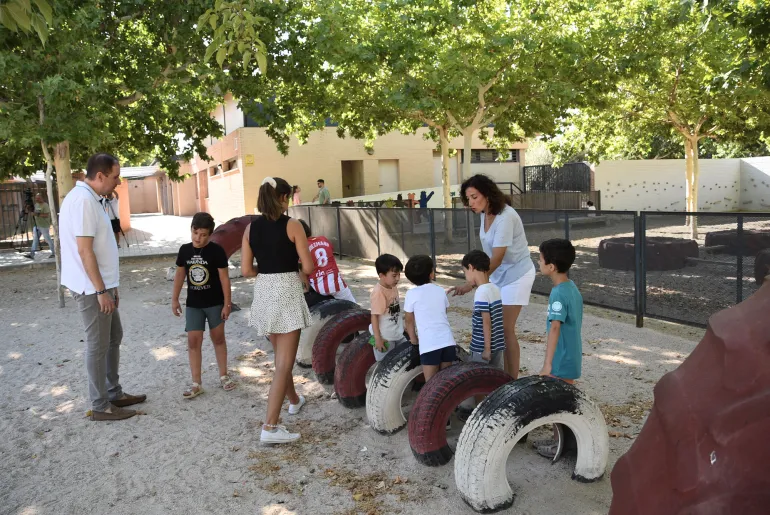 Visita equipo de gobierno al Aula y Escuela de Verano, Miguelturra agosto 2023