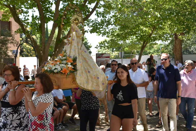 imagen de la procesión de la Virgen Blanca en Peralvillo, Miguelturra 2023