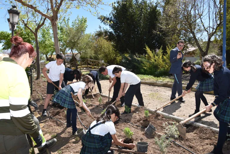 imagen 2 del día del árbol, Miguelturra abril de 2024