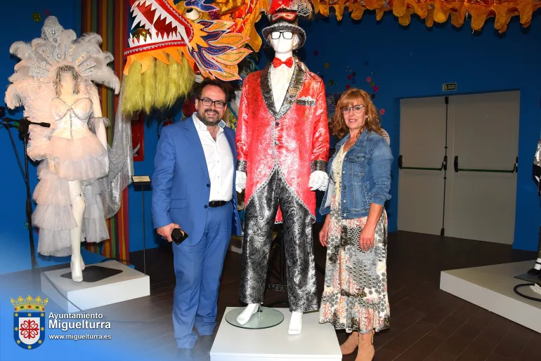 noticia_donacion_traje_mayo_2025-2