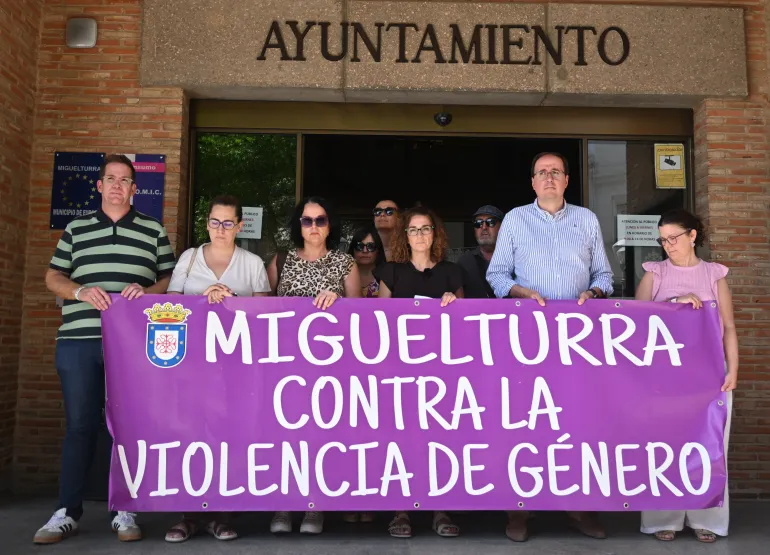 Minuto de silencio en memoria víctimas violencia de género, Miguelturra 17 de julio de 2026