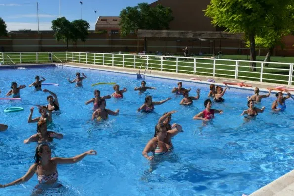 cursos, imagen de cursos de Aquagym en la Piscina Municipal de Verano de Miguelturra