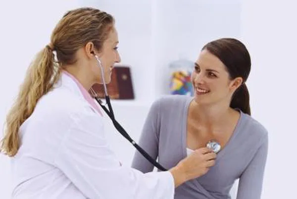 curso imagen de médico y paciente, ambas mujeres