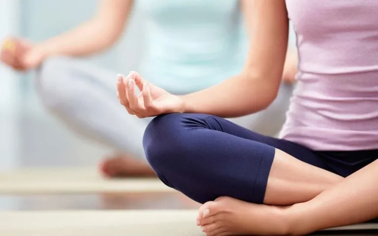 cursos imagen alusivos a práctica y aprendizaje del yoga