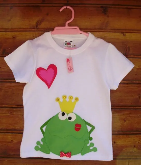 evento imagen de una camiseta decorada con motivos infantiles