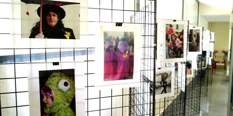 evento imagen de la exposición de fotos del Concurso del Carnaval 2018 ubicada en el Mercado Municipal
