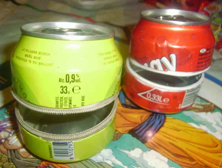 evento imagen de monedero hecho con latas