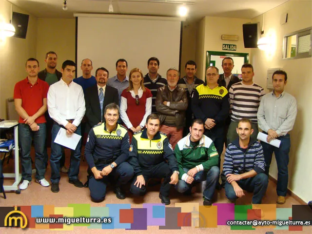 imagen entrega diplomas curso policial, nov 2009