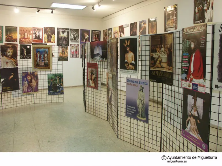 Exposiciones itinerantes 2006 del Área de Cultura