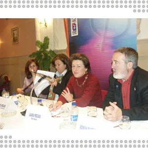 imagen participantes café tertulia, marzo 2005