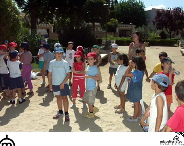 Imagen de los niños del aula de verano año 2005