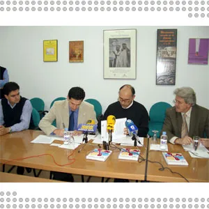 firma convenio guía volcanológica, dic 2004