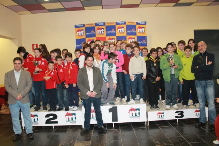 imagen entrega final trofeos ajedrez, febrero 2014