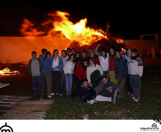 imagen noche de las hogueras 2006