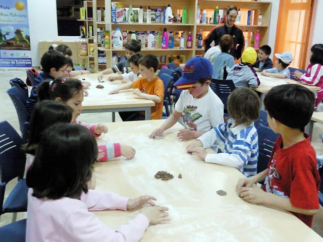 imagen talleres escolares Omic Mancomunidad, abril
