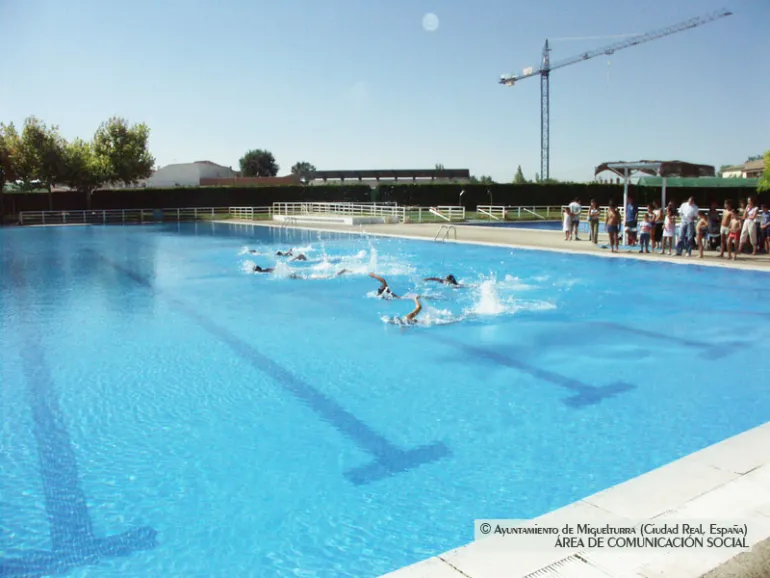 imagen cursos natación en la Piscina Municipal