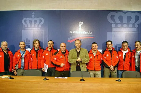 imagen del equipo de la expedición al Everest, año 2006