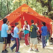 imagen de monitores juveniles en campamentos