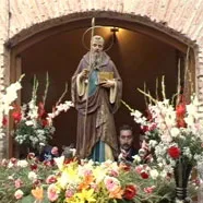 La imagen de San Antón a la salida de la Ermita