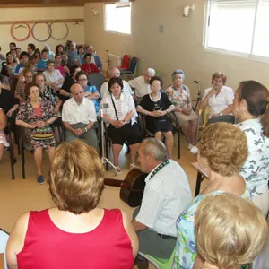 Entrega diplomas, 1 julio 2005